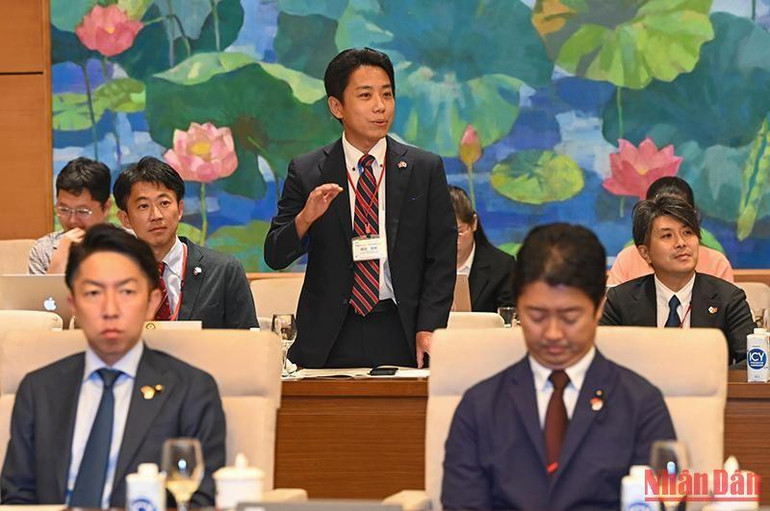 Đại diện thành viên Ban Thanh niên Đảng LDP phát biểu tại buổi gặp mặt.