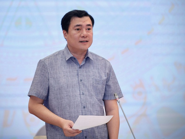 Thứ trưởng Công thương Nguyễn Sinh Nhật Tân phát biểu tại họp báo. (Ảnh: VGP) Thứ trưởng Công thương Nguyễn Sinh Nhật Tân phát biểu tại họp báo. (Ảnh: VGP)