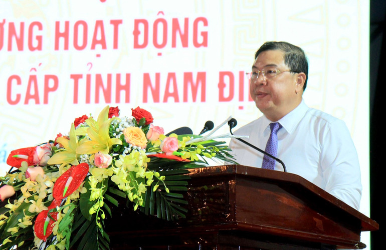 Đồng chí Phạm Gia Túc, Bí thư Tỉnh ủy Nam Định, phát biểu ý kiến tại Hội nghị.