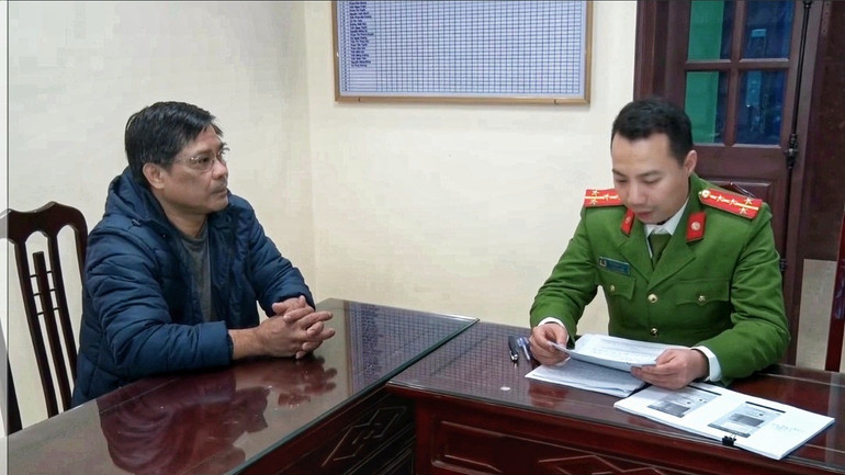 Trong các đối tượng bị bắt giữ liên quan sai phạm ở Trung tâm đăng kiểm phương tiện xe cơ giới đường bộ 18-02D, có 2 phó giám đốc và 2 đăng kiểm viên.