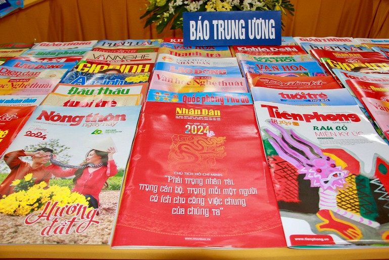 400 ấn phẩm báo, tạp chí số Xuân hội tụ tại sự kiện.