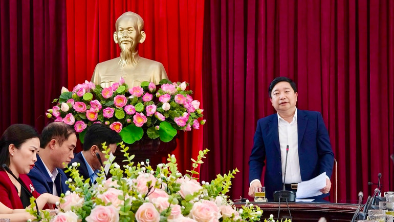 Đồng chí Nguyễn Tiến Dũng, Giám đốc Sở Văn hóa, Thể thao và Du lịch tỉnh Nam Định chủ trì hội nghị về công tác tổ chức Festival Phở 2024.