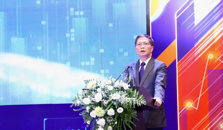 Đồng chí Trần Tuấn Anh, Ủy viên Bộ Chính trị, Trưởng Ban Kinh tế Trung ương phát biểu chỉ đạo tại diễn đàn. Đồng chí Trần Tuấn Anh, Ủy viên Bộ Chính trị, Trưởng Ban Kinh tế Trung ương phát biểu chỉ đạo tại diễn đàn.