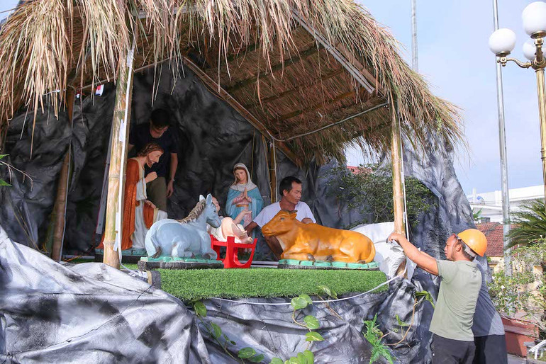 Những khung cảnh sống động tái hiện bí tích Thiên Chúa giáng sinh tại Giáo họ Phú An, xã Xuân Ngọc, huyện Xuân Trường (Nam Định).