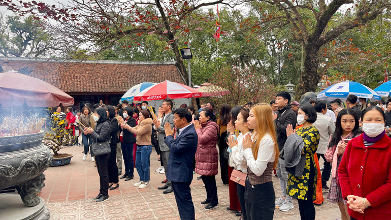 Xuân Quý Mão 2023, Lễ khai ấn Đền Trần sẽ được tổ chức lại sau 3 năm gián đoạn, diễn ra từ ngày 1 đến 6/2 (tức từ ngày 11 đến 16 tháng Giêng âm lịch). Theo Ban tổ chức lễ hội, năm nay các nghi thức rước kiệu Ngọc Lộ hay rước nước, tế cá sẽ được thực hiện đầy đủ, trang trọng hơn để nhân dân hiểu rõ thêm về lịch sử, văn hóa của cha ông.