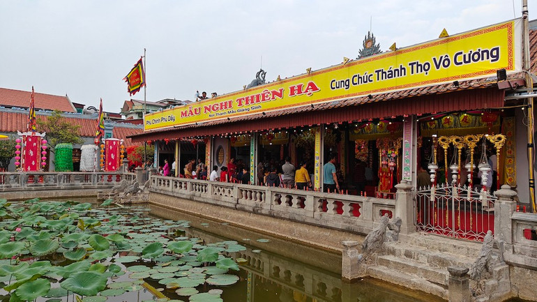 Phủ Tiên Hương thuộc Quần thể di tích Phủ Dầy, nơi diễn ra nhiều hoạt động thực hành tín ngưỡng thờ Mẫu đặc sắc ở Nam Định.