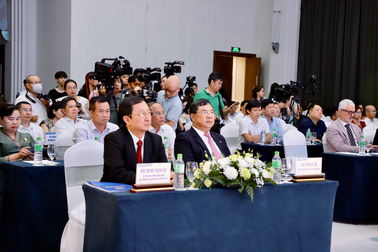 Hơn 600 đại biểu dự lễ khai mạc Techfest vùng đồng bằng sông Hồng năm 2023. Hơn 600 đại biểu dự lễ khai mạc Techfest vùng đồng bằng sông Hồng năm 2023.