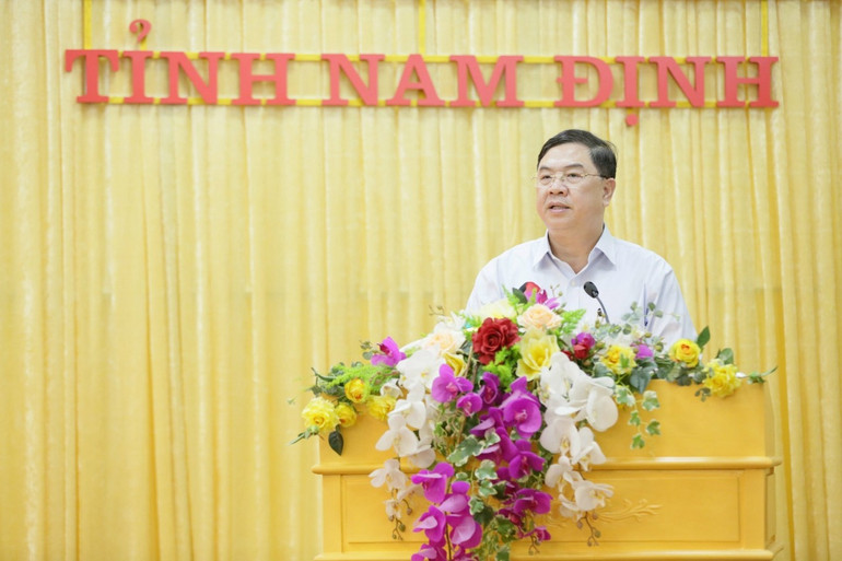 Đồng chí Phạm Gia Túc, Ủy viên Trung ương Đảng, Bí thư Tỉnh ủy Nam Định mong muốn Đảng bộ, chính quyền và nhân dân trong tỉnh tiếp tục đồng lòng, nỗ lực, quyết tâm cao hơn nữa để hoàn thành toàn diện mục tiêu nhiệm vụ đề ra trong năm bứt phá 2024 cũng như cả nhiệm kỳ.