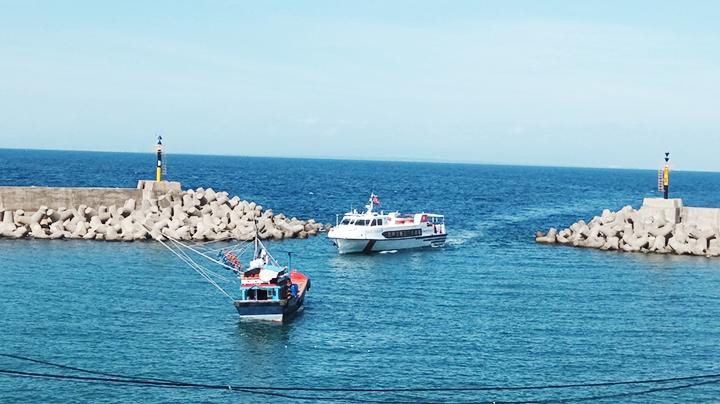 Âu thuyền đảo Cồn Cỏ.