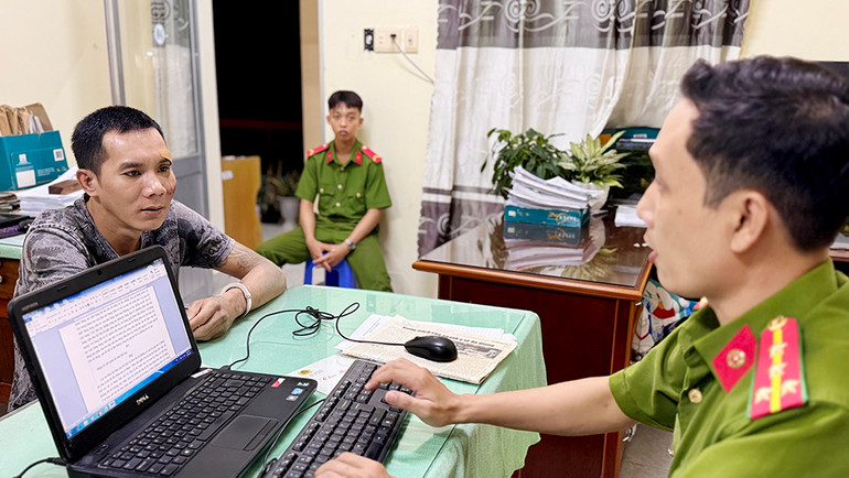 Đối tượng Trần Văn Hùng.