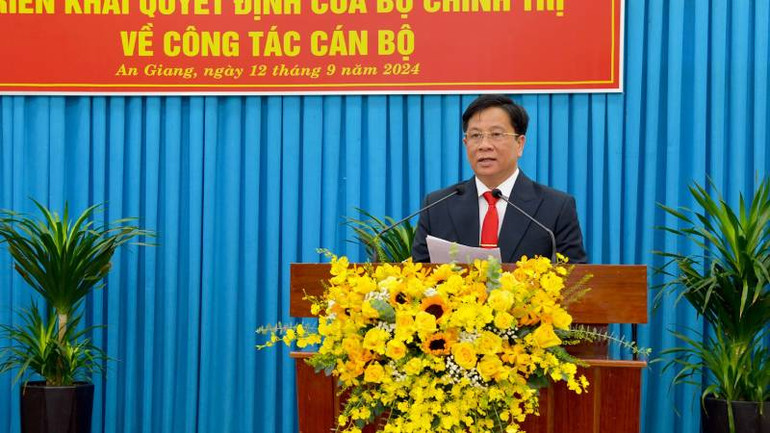 Đồng chí Hồ Văn Mừng phát biểu nhận nhiệm vu