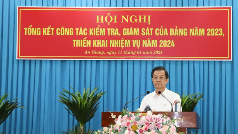 Đồng chí Lê Hồng Quang phát biểu chỉ đạo tại hội nghị.