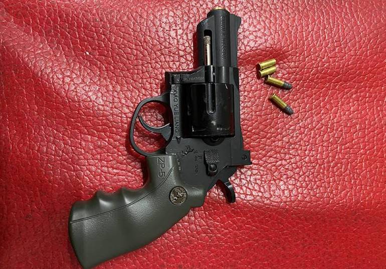 Khẩu súng do Cao Nguyễn Hoàng Phúc đặt mua trên mạng xã hội.