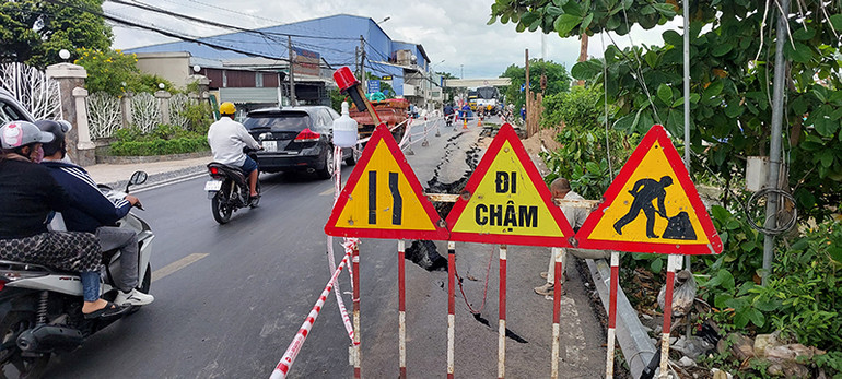 Đặt biển báo khu vực nguy hiểm.