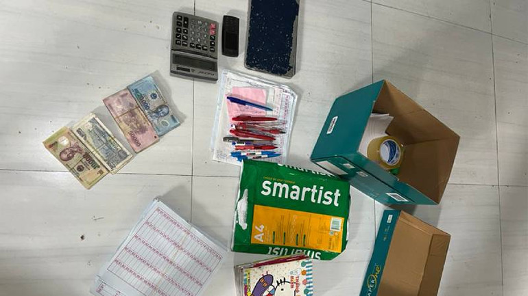 Tang vật liên quan đến vụ án. Tang vật liên quan đến vụ án.