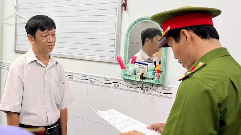 Bị can Liệt Lâm.