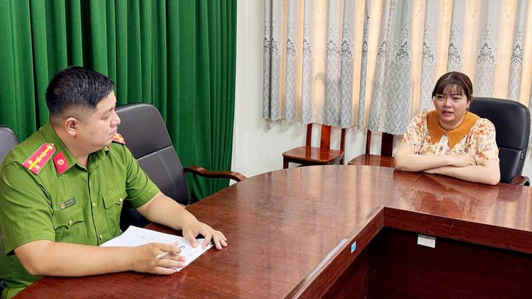 Đối tượng Phạm Thu Hồng.