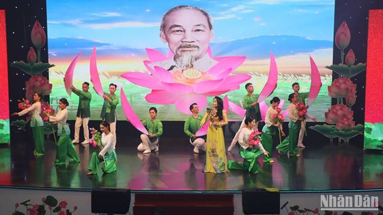 Quang cảnh khai mạc tại buổi lễ trao giải.