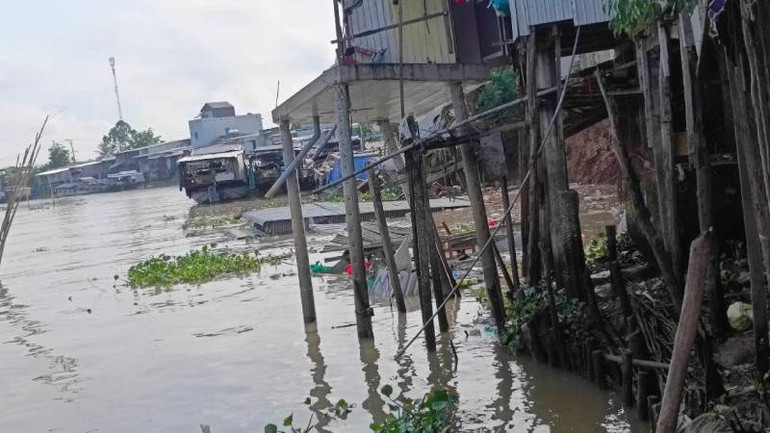 Khu vực sạt lở bờ sông