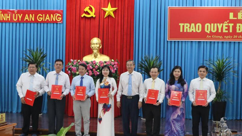 Đồng chí Trần Thị Thanh Hương, Ủy viên Ban Thường vụ, Trưởng Đoàn đại biểu Quốc hội tỉnh làm Trưởng Ban Tuyên giáo và Dân vận tỉnh.