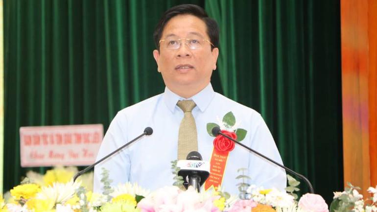 Chủ tịch Ủy ban nhân dân tỉnh An Giang Hồ Văn Mừng phát biểu tại Đại hội.