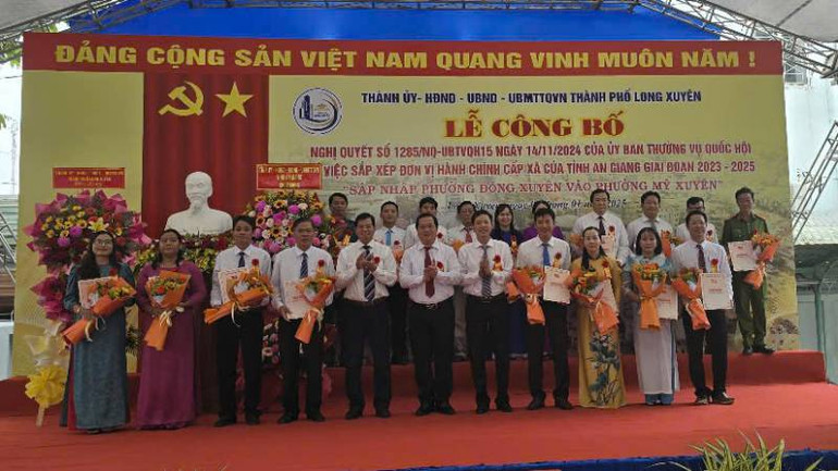 Ra mắt Ban Chấp hành Đảng bộ phường Mỹ Xuyên.