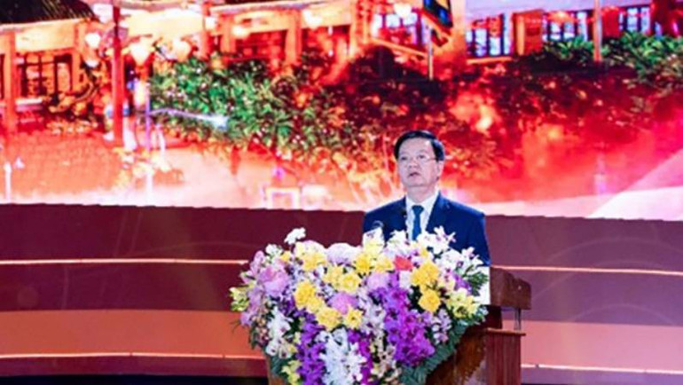 Phó Thủ tướng Mai Văn Chính phát biểu chỉ đạo tại lễ hội. Phó Thủ tướng Mai Văn Chính phát biểu chỉ đạo tại lễ hội.