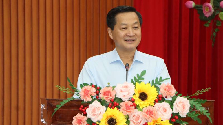 Phó Thủ tướng Lê Minh Khái phát biểu tại chương trình tặng quà Tết.