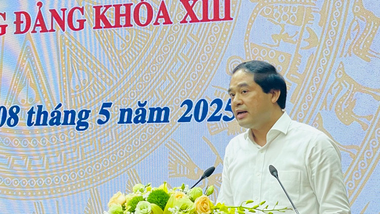 Bí thư Tỉnh ủy Lào Cai Trịnh Xuân Trường phát biểu tại buổi làm việc. (Ảnh: THANH SƠN)