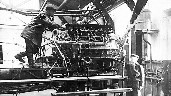 Động cơ M-100 trên giá thử nghiệm. Ảnh: ROSTEC.RU