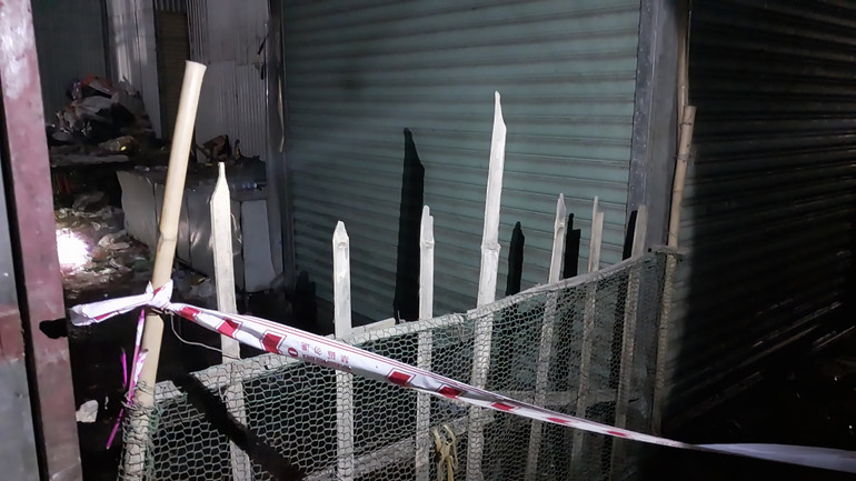 Khu vực cháy vẫn được niêm phong.