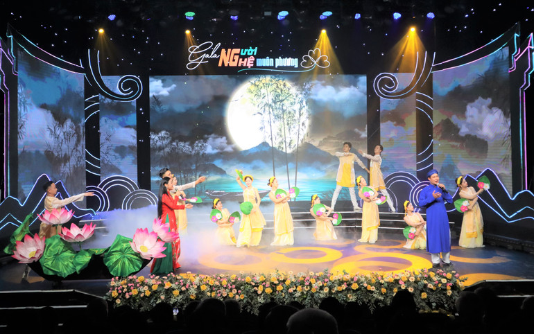 Những ca khúc mang âm hưởng dân ca xứ Nghệ làm lay động những người con xứ Nghệ xa quê.