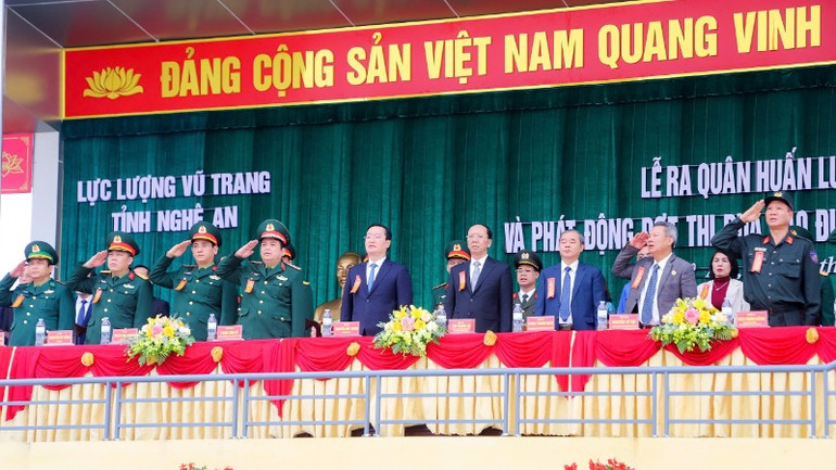 Các đại biểu tham dự buổi lễ ra quân huấn luyện. Các đại biểu tham dự buổi lễ ra quân huấn luyện.