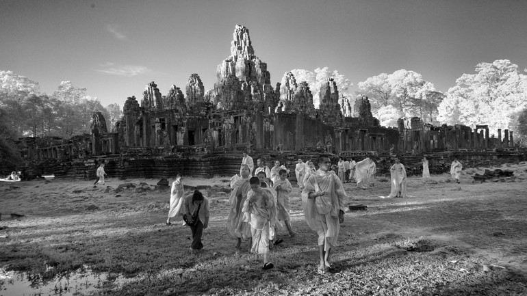 Một tác phẩm trong dự án "Angkor trong giấc mơ" của nghệ sĩ Nguyễn Xuân Khánh. Ảnh: NVCC