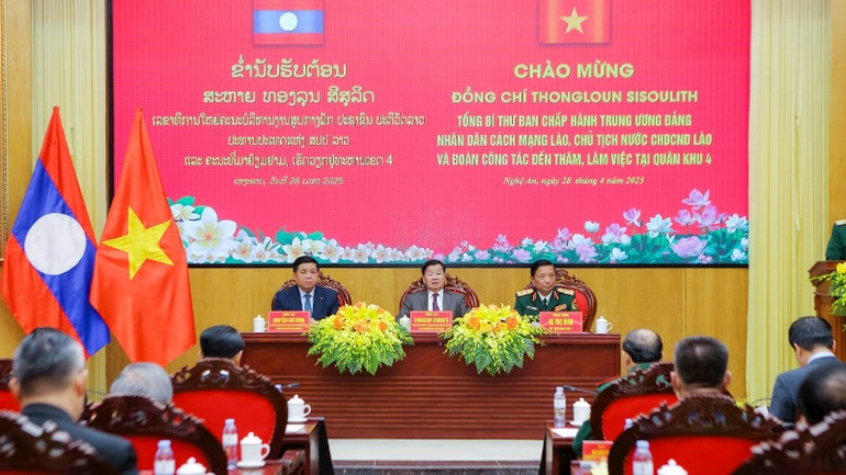 Quang cảnh buổi đón tiếp và làm việc. Quang cảnh buổi đón tiếp và làm việc.