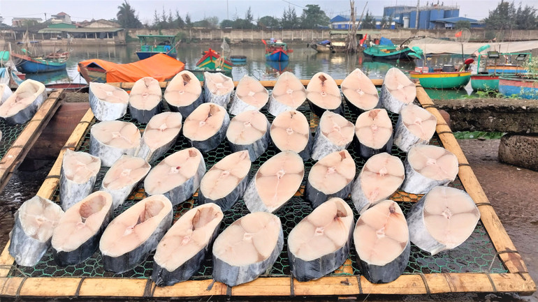 Ngoài giá trị dinh dưỡng, giá trị kinh tế, cá thu nướng Cửa Lò còn mang giá trị văn hóa, giá trị vùng miền. Tuy nhiên, nhiều khách hàng cho rằng, để “vươn xa” hơn nữa, sản phẩm này cần tiếp tục được hoàn thiện bao bì, nhãn mác, bổ sung các thông tin về trọng lượng, cơ sở sản xuất, ngày cấp đông, ngày cắt nướng...