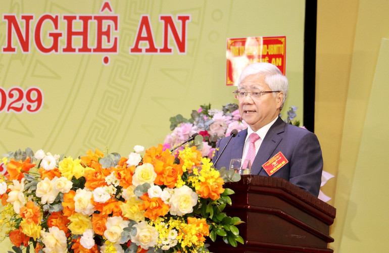 Đồng chí Đỗ Văn Chiến, Ủy viên Bộ Chính trị, Bí thư Trung ương Đảng, Chủ tịch Ủy ban Trung ương Mặt trận Tổ quốc Việt Nam phát biểu chỉ đạo tại Đại hội.