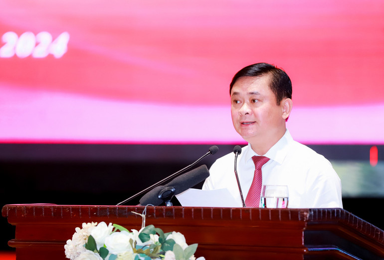 Đồng chí Thái Thanh Quý, Bí thư Tỉnh ủy Nghệ An phát biểu tại hội thảo.