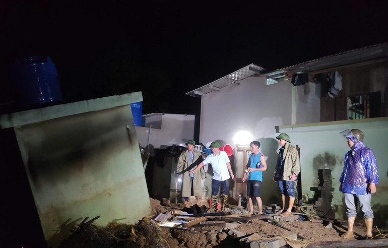 Bản Đửa (xã Lượng Minh, huyện Tương Dương) bị thiệt hại nặng nề về tài sản. (Ảnh: ĐÌNH TỶ)