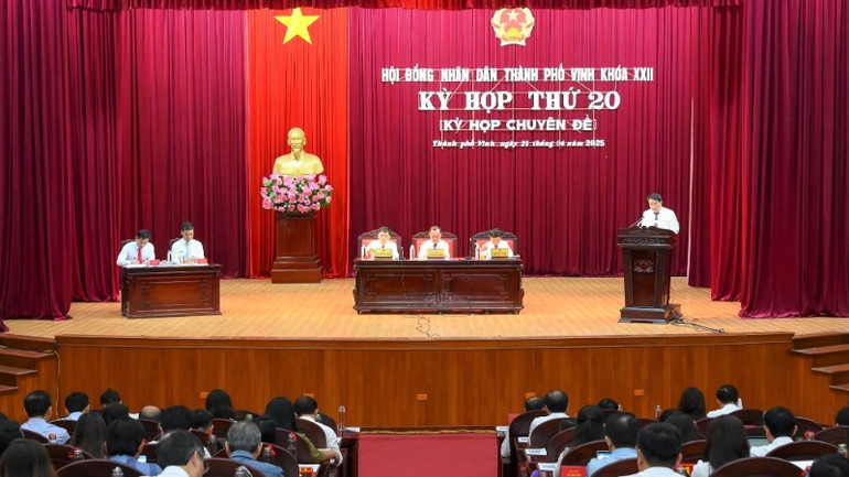 Hội đồng nhân dân thành phố Vinh triệu tập kỳ họp để thông qua chủ trương sắp xếp các đơn vị hành chính cấp xã.