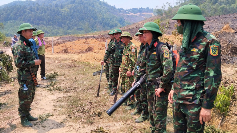 Tổ chức lực lượng, quán triệt, phân công nhiệm vụ chữa cháy.