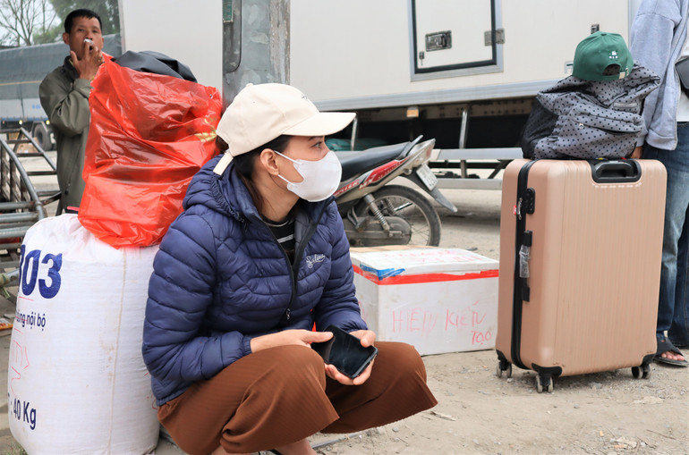 Mỗi lần về quê, chị Hiên đều tranh thủ mang cả gạo từ quê vào Tây Nguyên.