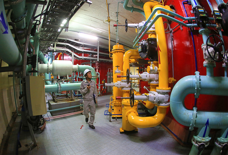 Kiểm tra vận hành tại Nhà máy Thủy điện A Vương (Quảng Nam).