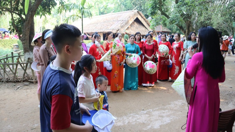 Mỗi năm, Khu Di tích lịch sử quốc gia đặc biệt Kim Liên đón hàng triệu lượt du khách về thăm viếng.