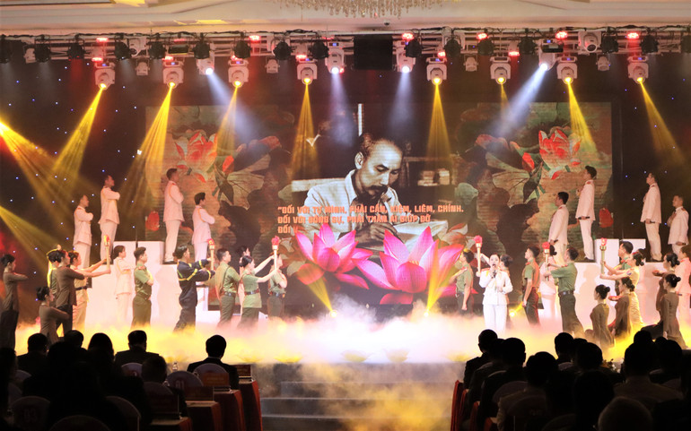 Từng chữ, từng lời dạy của Bác đối với Công an nhân dân mãi còn nguyên giá trị. Mỗi cán bộ, chiến sĩ công an, dù ở cương vị công tác nào cũng phải luôn luôn ghi nhớ, thấm nhuần.