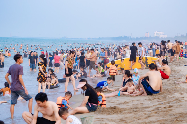 Biển Cửa Lò là điểm đến, lựa chọn của nhiều gia đình trong mỗi dịp nghỉ lễ!