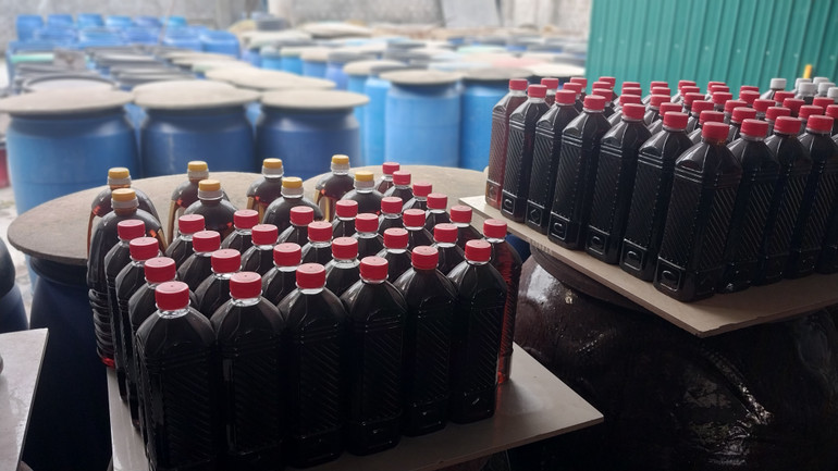 Tết năm 2023, cơ sở sản xuất nước mắm này cung cấp ra thị trường hơn 50 nghìn lít nước mắm cá cơm và 5 tấn mắm tôm các loại.