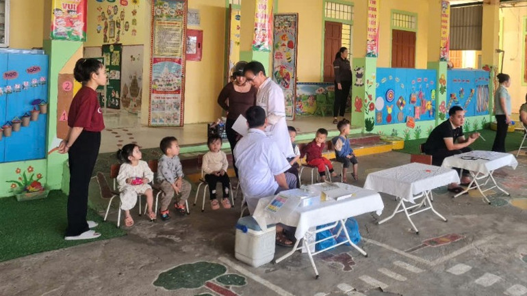 Để tránh nguy cơ bị lây nhiễm bệnh sởi, phụ huynh cần đưa trẻ đi tiêm chủng đầy đủ. Để tránh nguy cơ bị lây nhiễm bệnh sởi, phụ huynh cần đưa trẻ đi tiêm chủng đầy đủ.