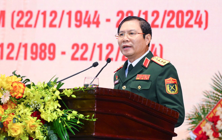 Đại tướng Nguyễn Tân Cương, Ủy viên Trung ương Đảng, Ủy viên Thường vụ Quân ủy Trung ương, Tổng Tham mưu trưởng Quân đội nhân dân Việt Nam, Thứ trưởng Quốc phòng phát biểu chỉ đạo tại buổi lễ.