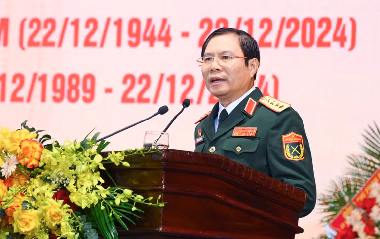 Đại tướng Nguyễn Tân Cương, Ủy viên Trung ương Đảng, Ủy viên Thường vụ Quân ủy Trung ương, Tổng Tham mưu trưởng Quân đội nhân dân Việt Nam, Thứ trưởng Quốc phòng phát biểu chỉ đạo tại buổi lễ.